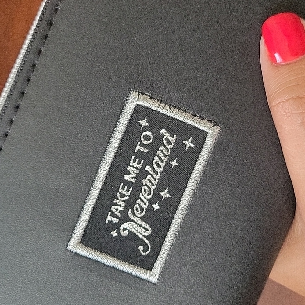 Disney Peter Pan Wallet - Picture 5 of 7